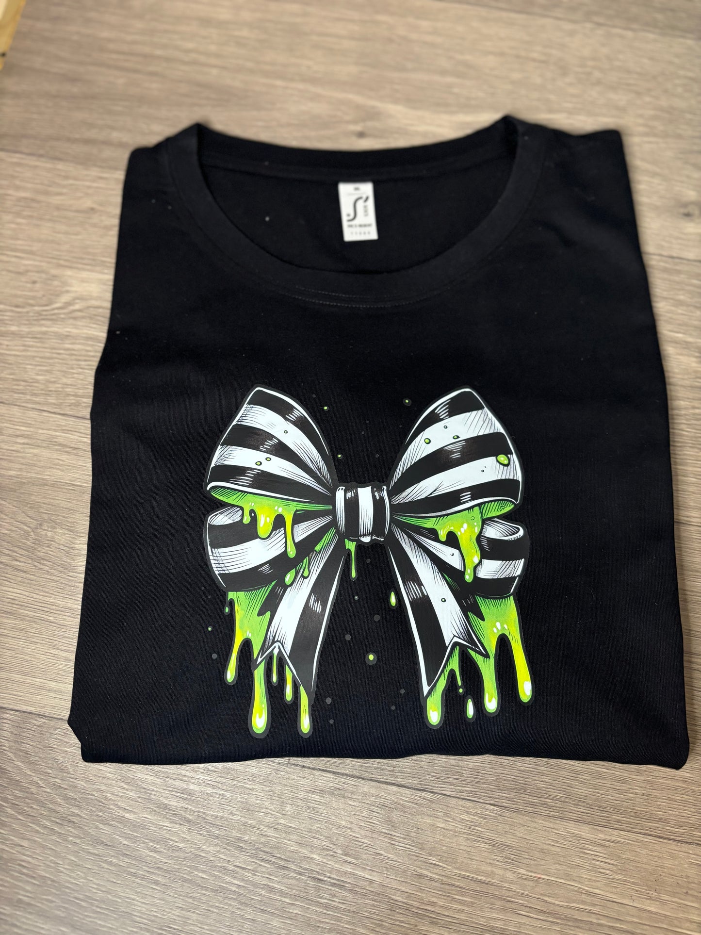 Beetle Stripes Bow Adults T-Shirt